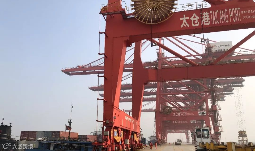 上海、宁波江浙等地近来大雾弥漫，港口道路严重拥堵，外贸货代人要注意了