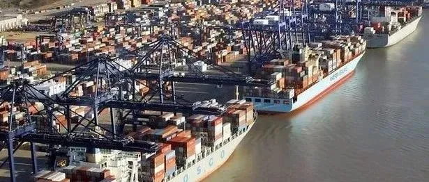 港口拥堵致甩柜率持续攀升，39%的货物受影响！船公司甩柜率高达56%，港口达64%