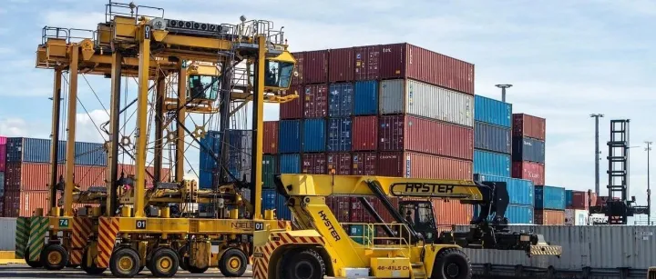 突发！该国局势紧张！边境关闭！港口暂停运营！