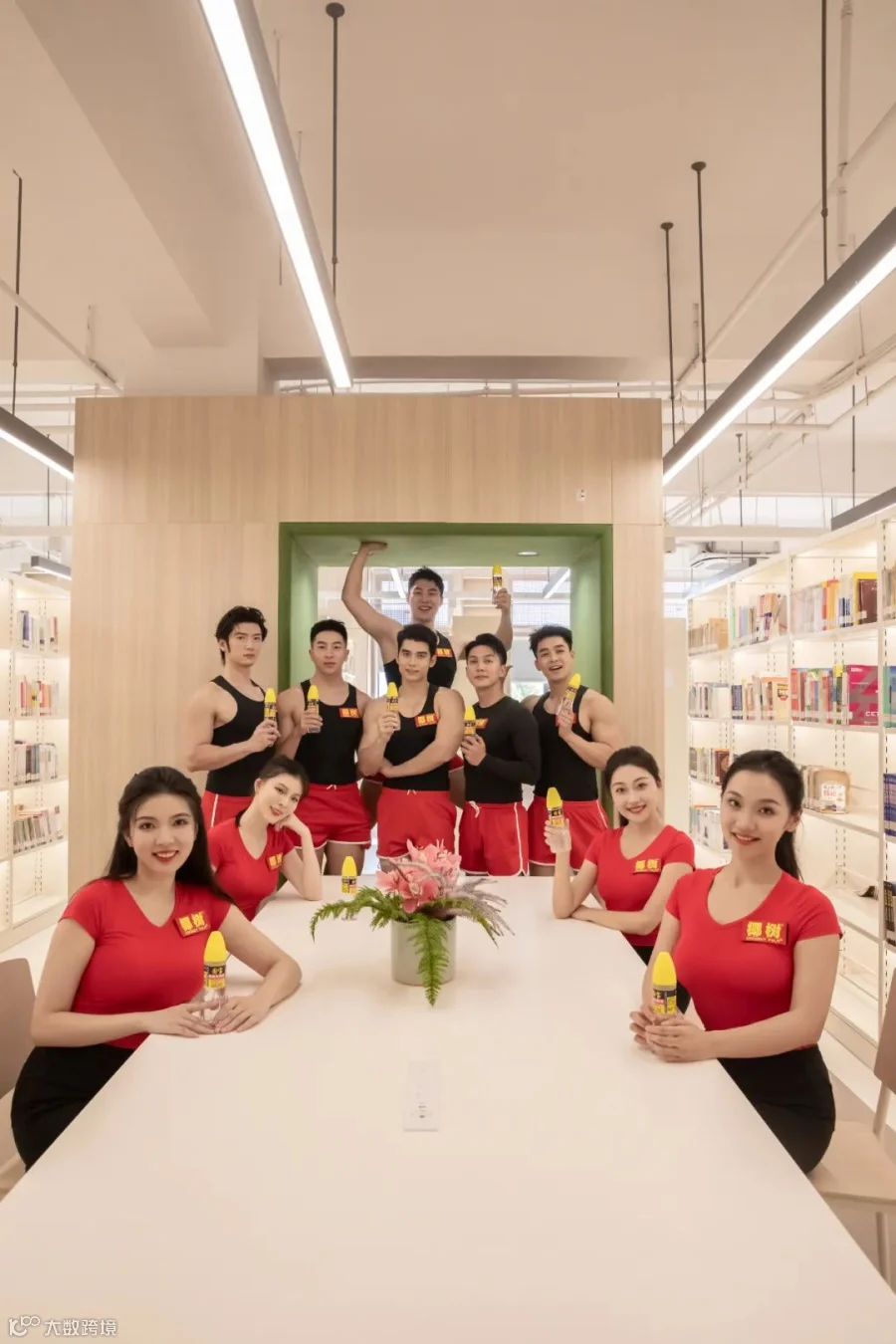 在争议中再创新高,对话椰树直播间CEO:传统品牌如何与年轻人玩在一起?