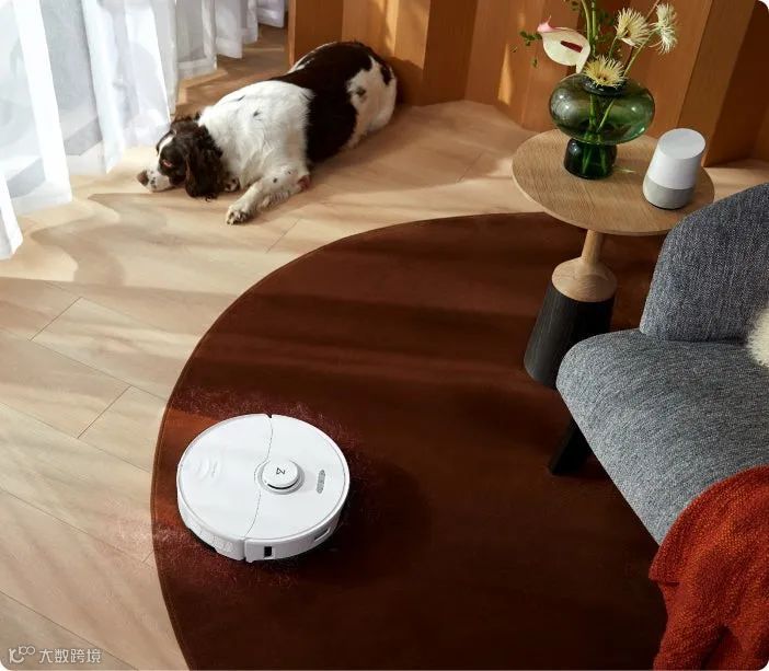 贵了3倍，1399美元的扫地机器人畅销一年后仍“横扫”美国中产