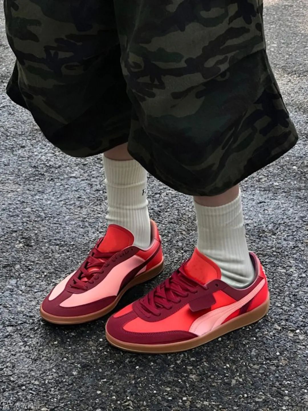 不换衣服只换单品?包包和鞋子也可以‘变装’,AI赋能的时尚新玩法!