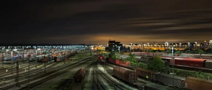 唉，又一个亚马逊卖家"疯"了