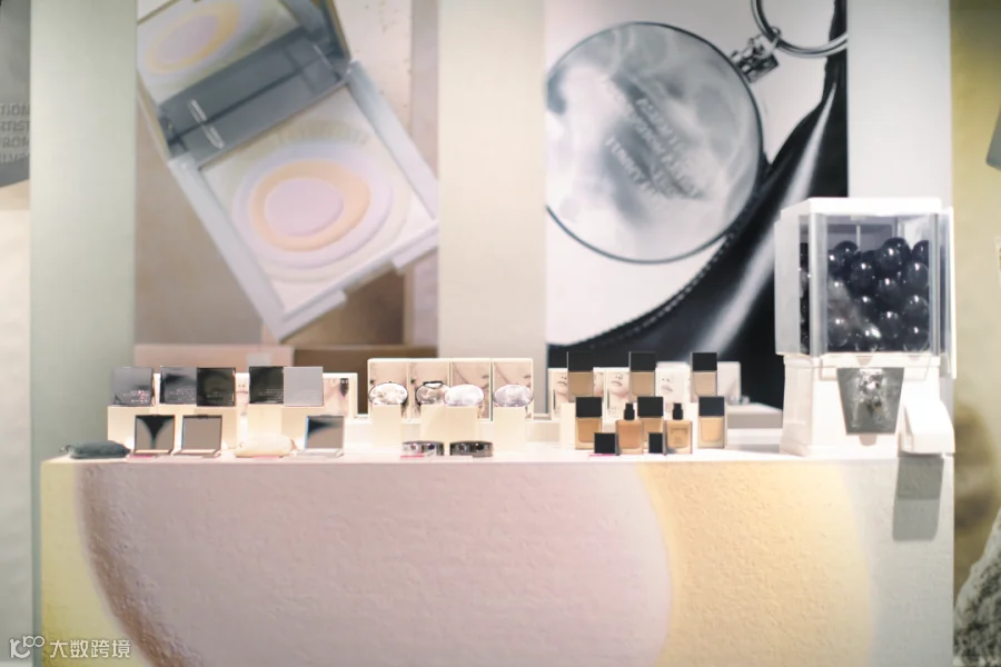 从年销10亿+到挑战日本市场，对话方里陶子：国货美妆如何重新思考出海这件事？