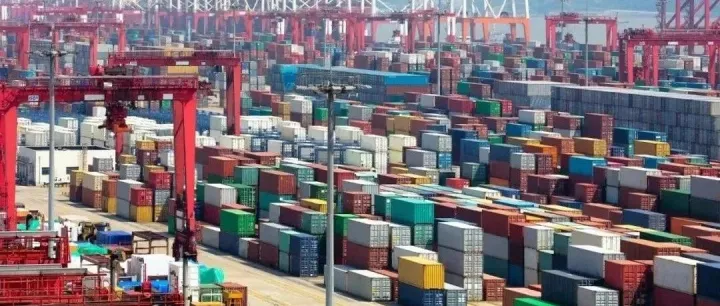 航运市场运力和运价均达历史新高，未来展望：运价破万 VS 7/8月份下滑