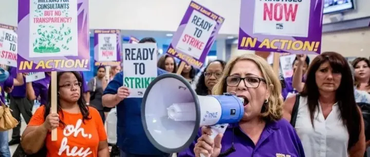 洛杉矶上万城市工人罢工！机场和港口或受到影响！