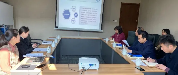 郑州经开区人大工委主任李国立一行到河南国际数字贸易研究院调研