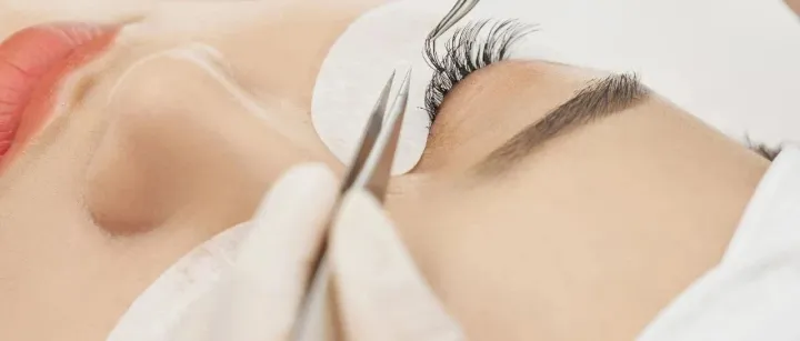 一款假睫毛在TikTok上卖爆，卖家3个月狂揽近百万美金