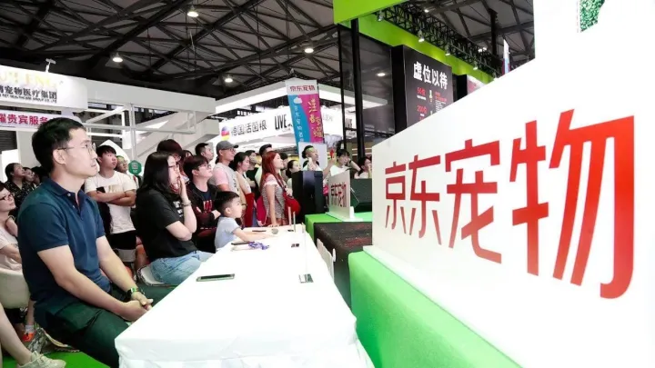 汪者荣耀，京东宠物首位宠物体验官拉布拉多“葡萄”出道