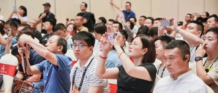 向前端取答案还是深耕基本盘？宠物食品原料创新论坛今日召开