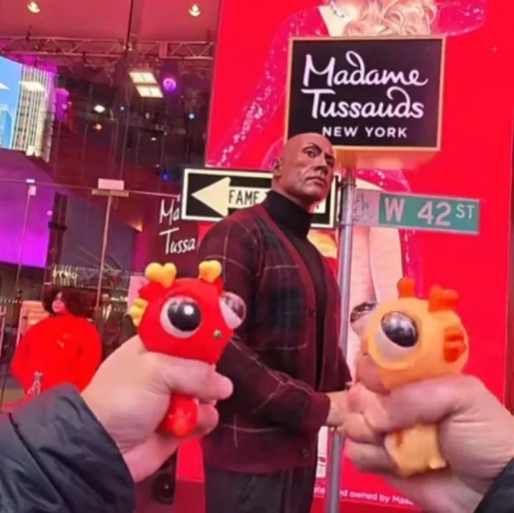 “刀乐哥”带火爆眼龙玩具，义乌厂家订单排到十几天后