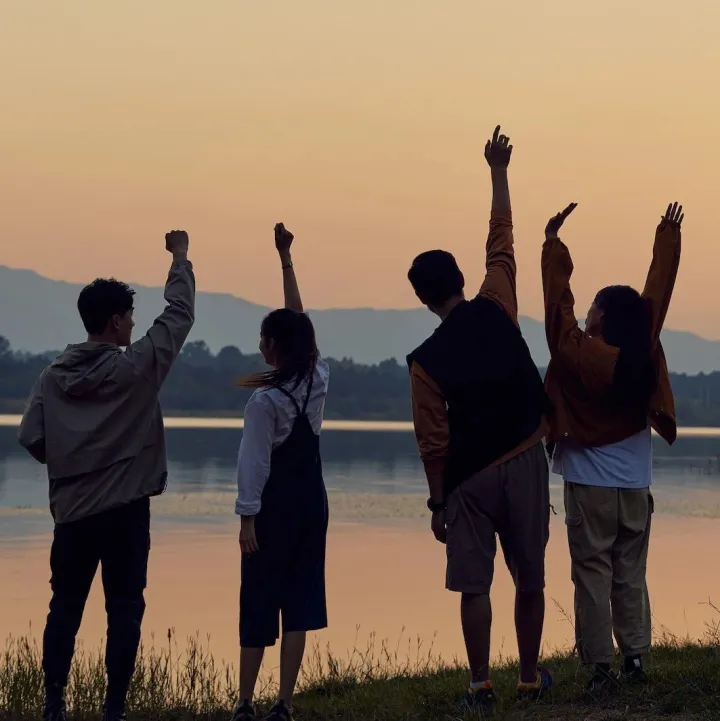 2023消费报告：爱上平替的年轻人，花钱更多了