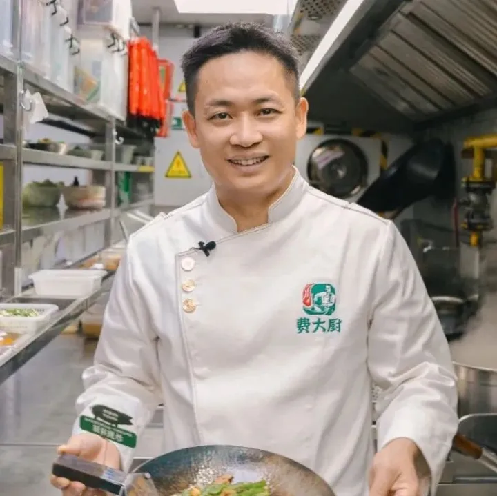 对标星巴克，一年卖掉500万份辣椒炒肉，这家公司凭什么