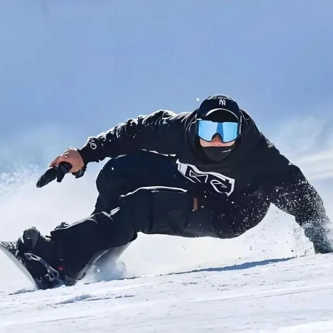 滑雪的小资们，被隐形消费绊倒