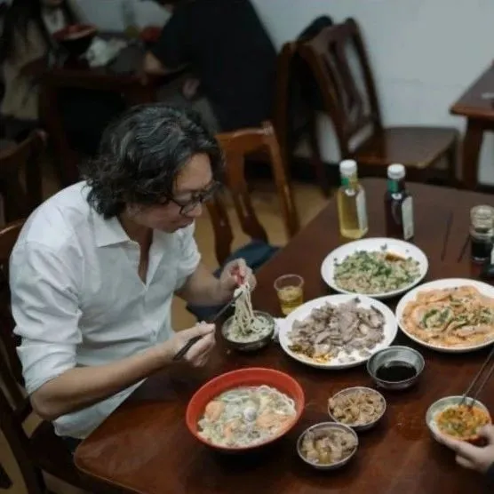 景点的大鱿鱼，天水的麻辣烫，经济周期里的B级美食