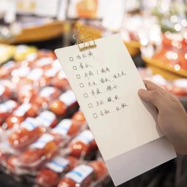 聊聊消费降级与顾客消费行为这个事儿