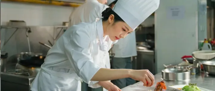 万店、出海、上市……十大关键词复盘餐饮业的2023