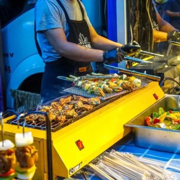 人均10元、排队1小时，开年首个“创业顶流”出现了？