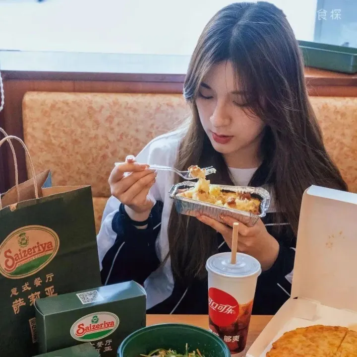 西餐界「蜜雪冰城」，从穷人身上赚了100亿