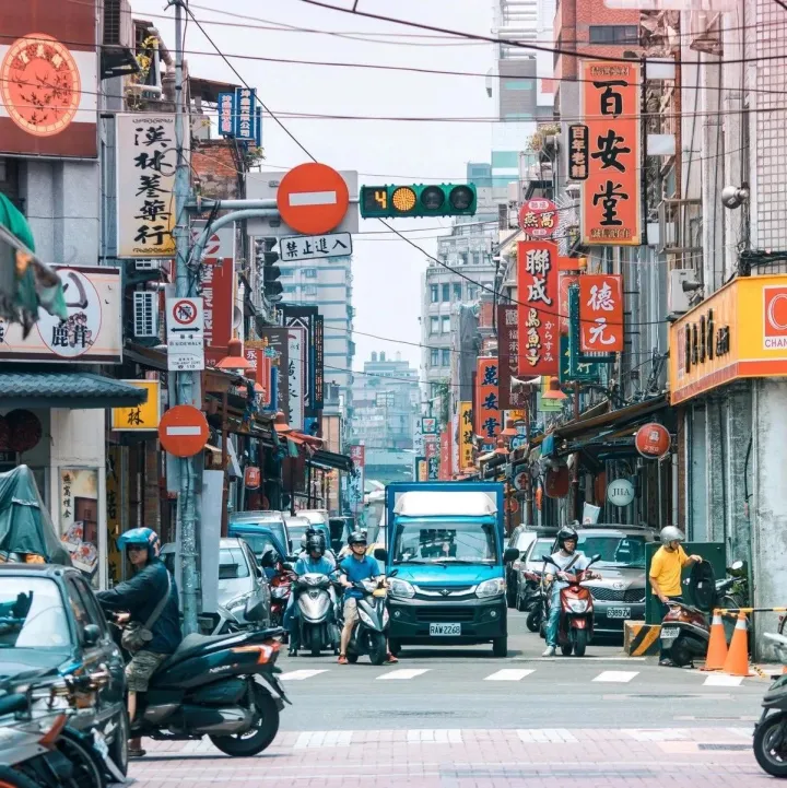 县城的消费降级，同样触目惊心！