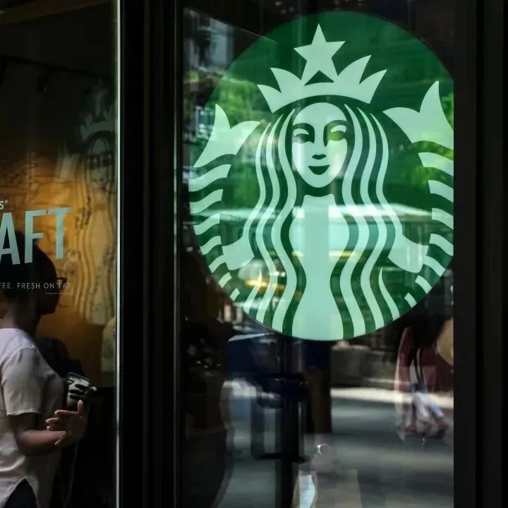 摊牌吧，年轻人就是喝不起星巴克了