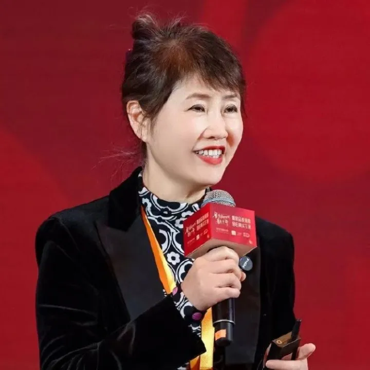 乡村基李红：“不留后路，我们把央厨关了，不预制了！”