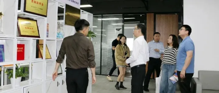 晋江市政协主席一行赴深圳新欧达考察交流 共谋跨境物流合作新篇