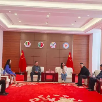 万事通控股集团、上海名域进出口有限公司、上海石家庄商会一行到访中阿经贸合作示范园
