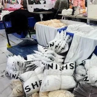 最新！抵美小包裹关税从120%降至30%………