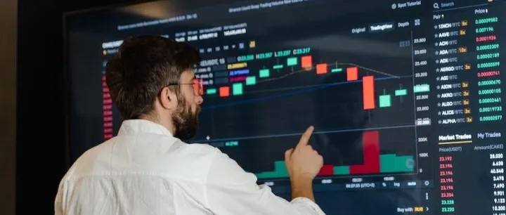 深圳外贸高峰论坛：全球化背景下的外贸发展与机遇