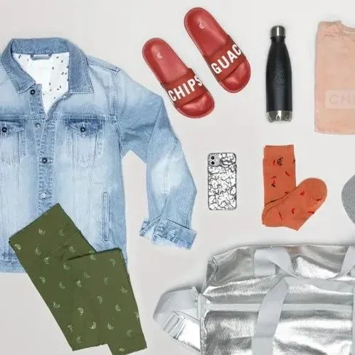 年销4000万，热卖全美50州，这家快餐品牌靠卖衣服打入潮流圈 | 品牌出海