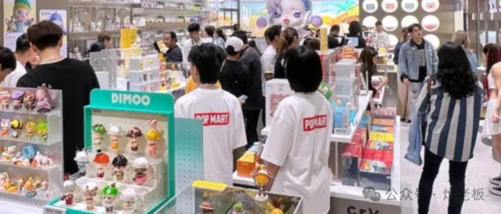 在泰国见识泡泡玛特的火爆，但80后却一脸懵逼
