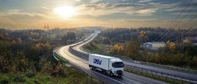 前三季度运输量306.6亿吨 我国公路货运有哪些新特点？