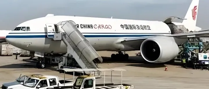 国际空运不受关税影响，亚太地区货运价格出现飙升