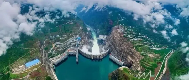 花2200亿建个电站值吗？4年赚回550亿后，美国人都说“太可怕了”