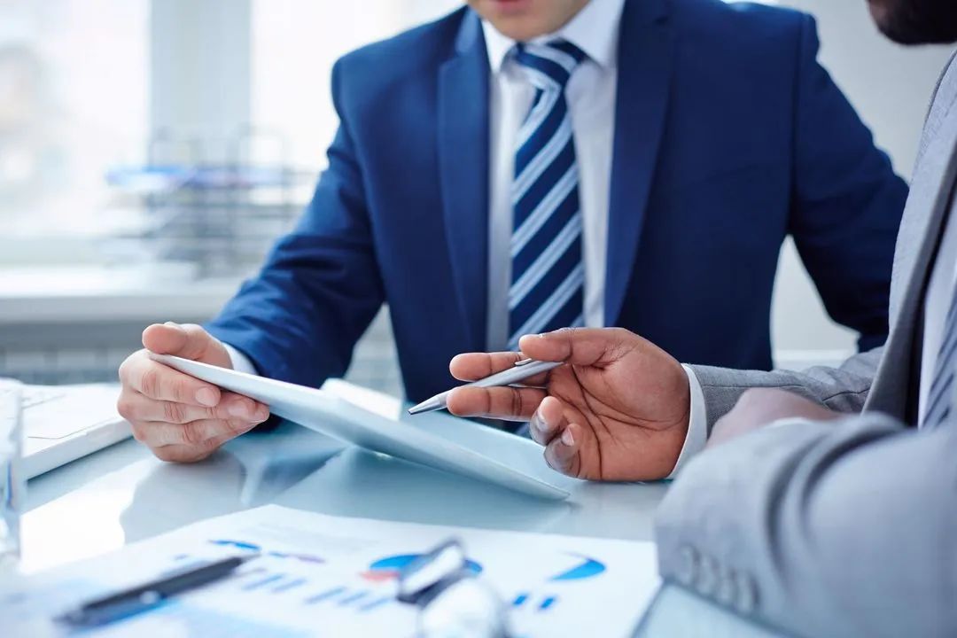 「我想请教一下你」怎么翻译其中的「请教」?用 consult可以吗?- 大数跨境