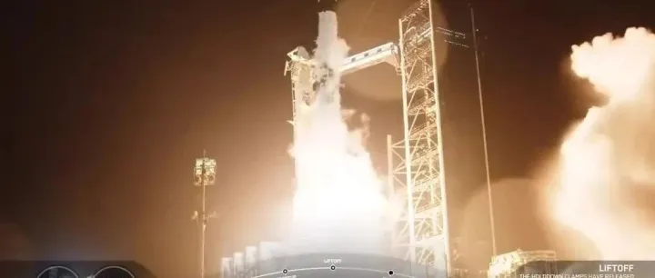 沙特与SpaceX合作发射人类首次极地轨道飞；中国出生的企业家成功上天【视频】