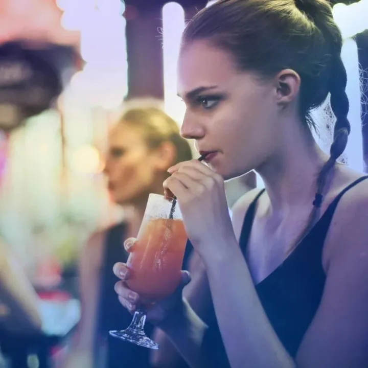 一年爆卖32亿，<em>中国</em>最“土”饮料，被“华尔街收购之王”盯上