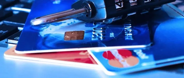 <em>WHY</em> BANKS IN SINGAPORE <em>POPULAR</em> FOR GLOBAL APPLICANTS?