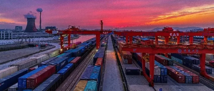 紧急通知：立陶宛、拉脱维亚变动影响大，卡车入境排队等待时长或超两周！