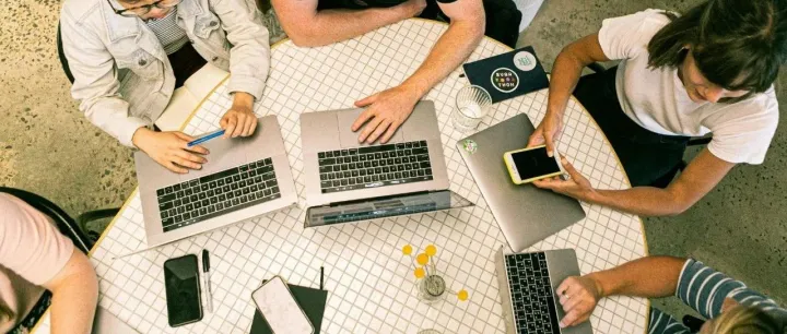 速卖通英国开学季大促已开始，电脑、自行车需量激增