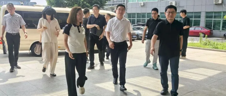 鹿城跨境电商园|温州市政协副主席木力赴鹿城跨境电商园调研消费提振工作