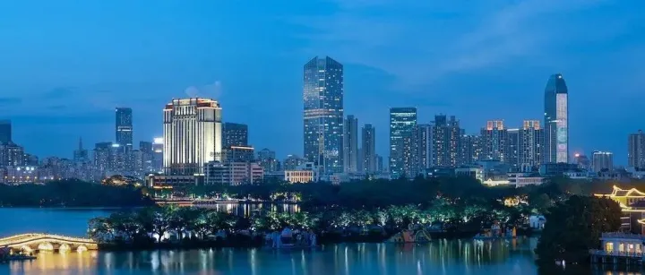 从“写<em>SQL</em>”到“聊<em>数据</em>”：<em>NL2SQL</em>如何用<em>自然语言</em>解锁<em>数据</em>库？