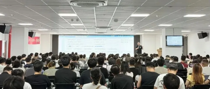 阿里国际站"AI营销大师"实战训练营在义乌跨境电商服务中心圆满落幕