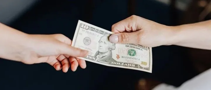 我如何用AI让一个新站点一个月SEMrush出词一千多个并出单