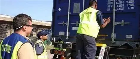 巴西快递包裹为何禁用黄色胶带？从清关政策到安全风险的全面解析