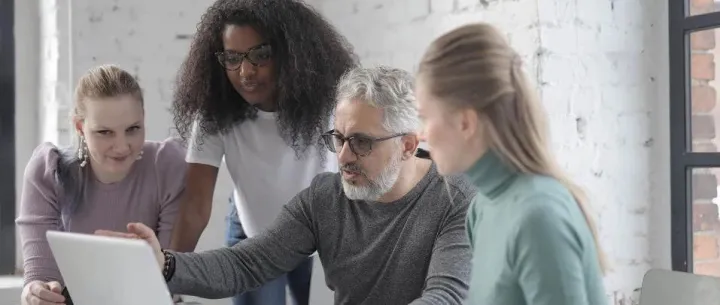 外贸大佬原来都是这样写邮件标题的！【附模板】