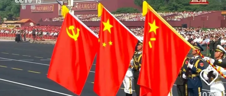 祖国这盛世，值得我们满心感恩与期待