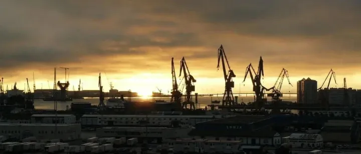 沙特红海港口“押注”数十亿，胡塞袭击成“致命一击”？