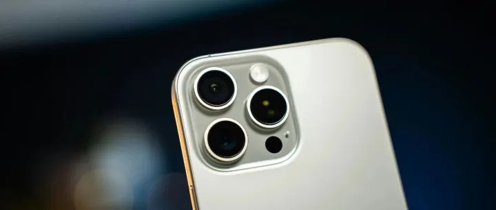 联通出手了！iPhone 16 Pro Max 京东自营低至 7556 元！